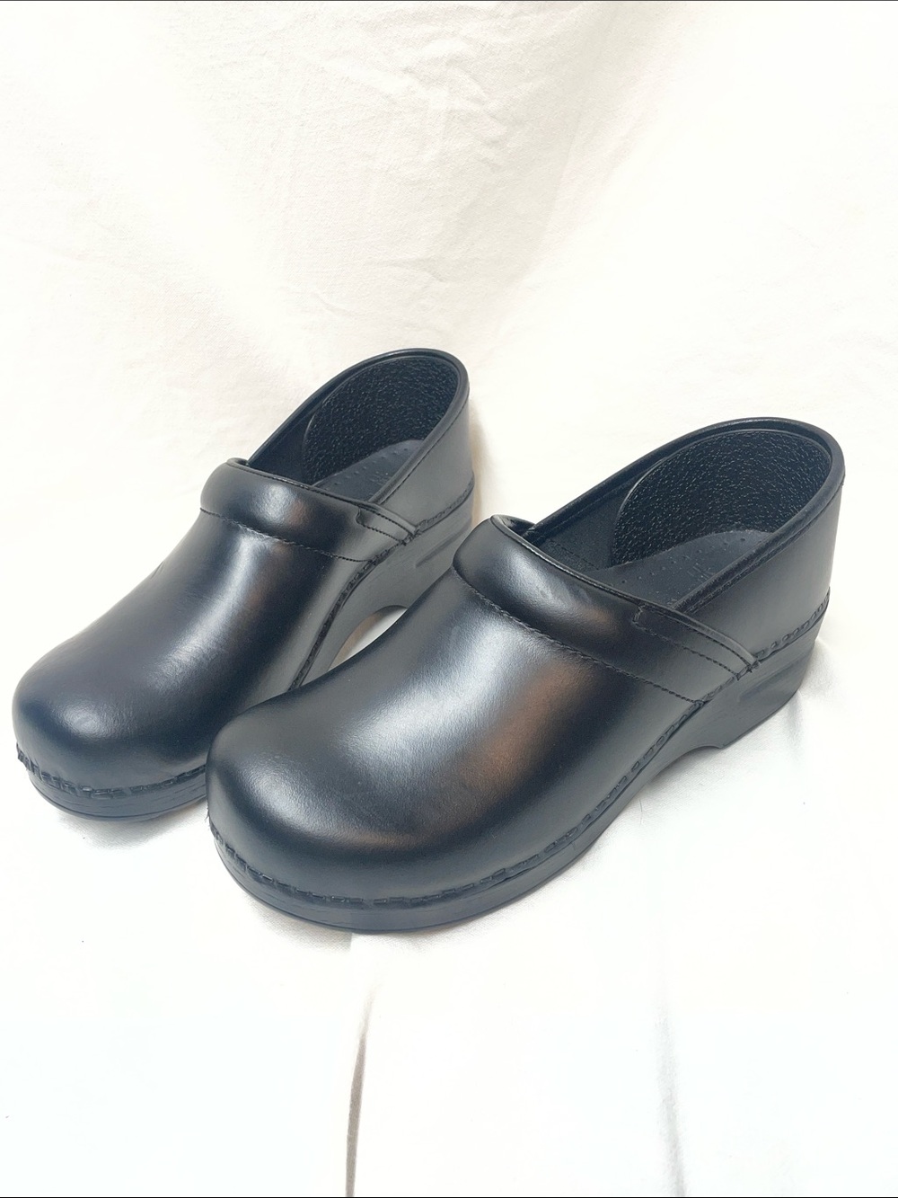Dansko Professional Women's Black Leather Slip-On Clogs Size 40